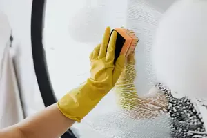 ménage miroir éponge nettoyage